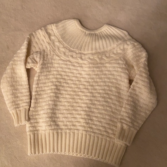 Premises Oversized Sweater - Picture 9 of 11